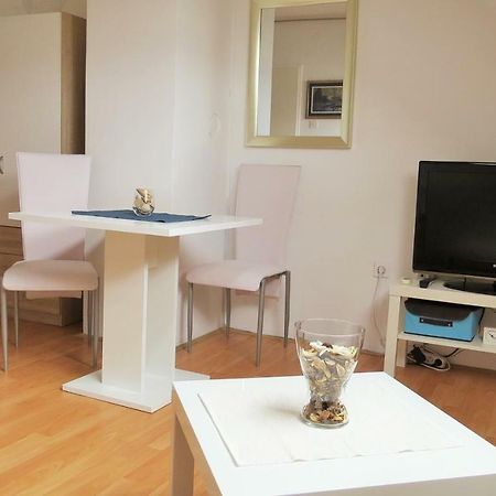 Mia Airport Studio Apartment - 0-24H Self Check In&Out - Parking On Site เวลิคาโกริตซา ภายนอก รูปภาพ