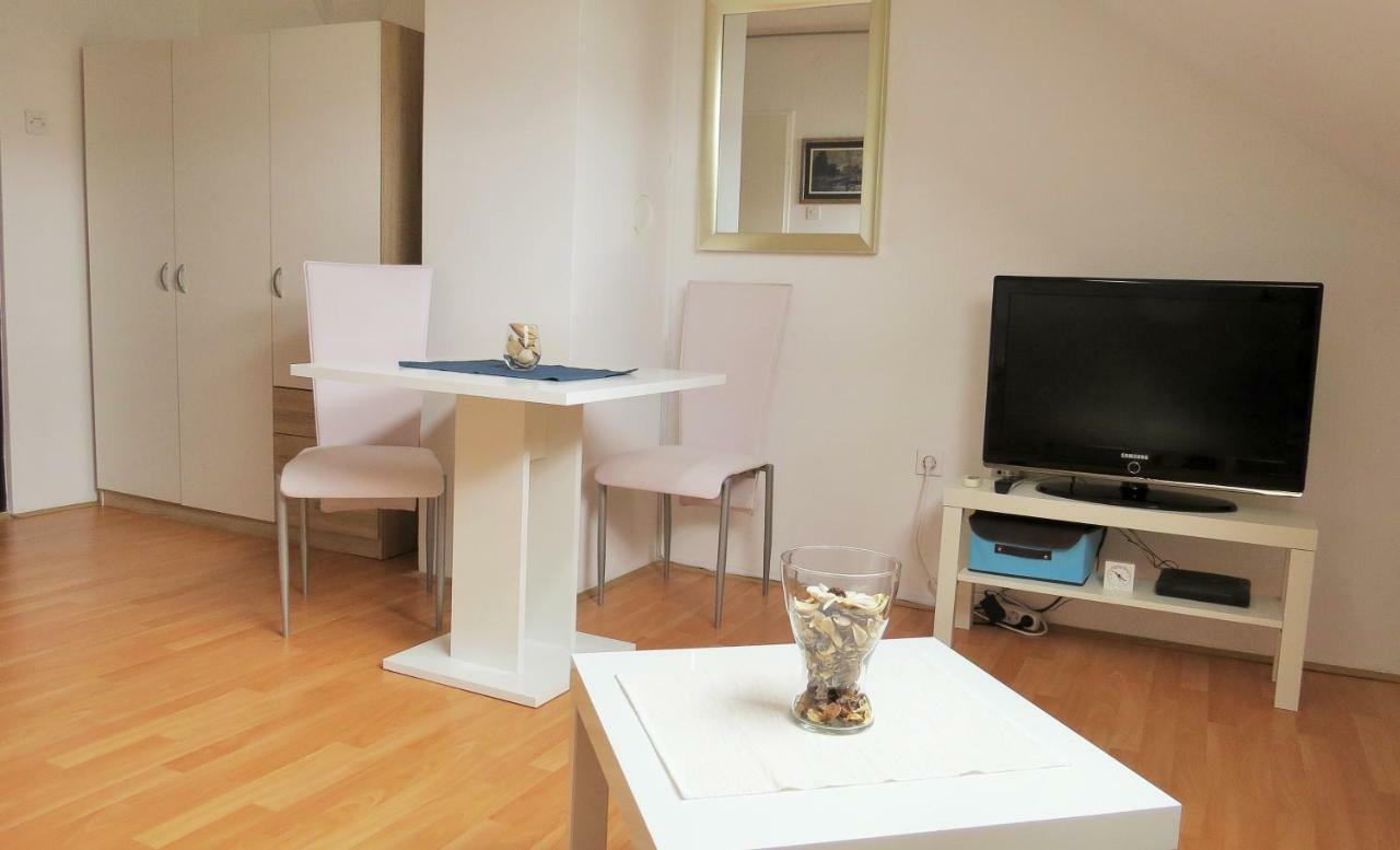 Mia Airport Studio Apartment - 0-24H Self Check In&Out - Parking On Site เวลิคาโกริตซา ภายนอก รูปภาพ