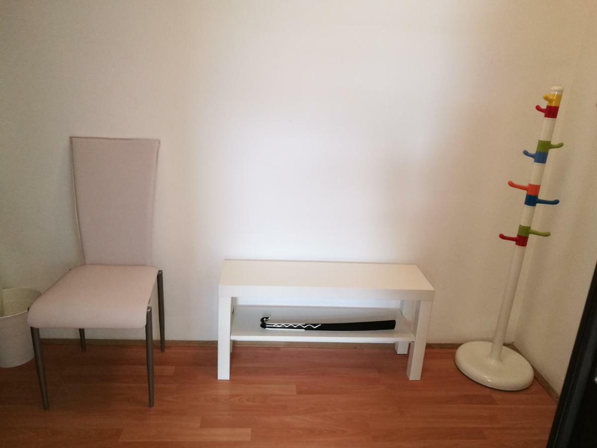 Mia Airport Studio Apartment - 0-24H Self Check In&Out - Parking On Site เวลิคาโกริตซา ภายนอก รูปภาพ