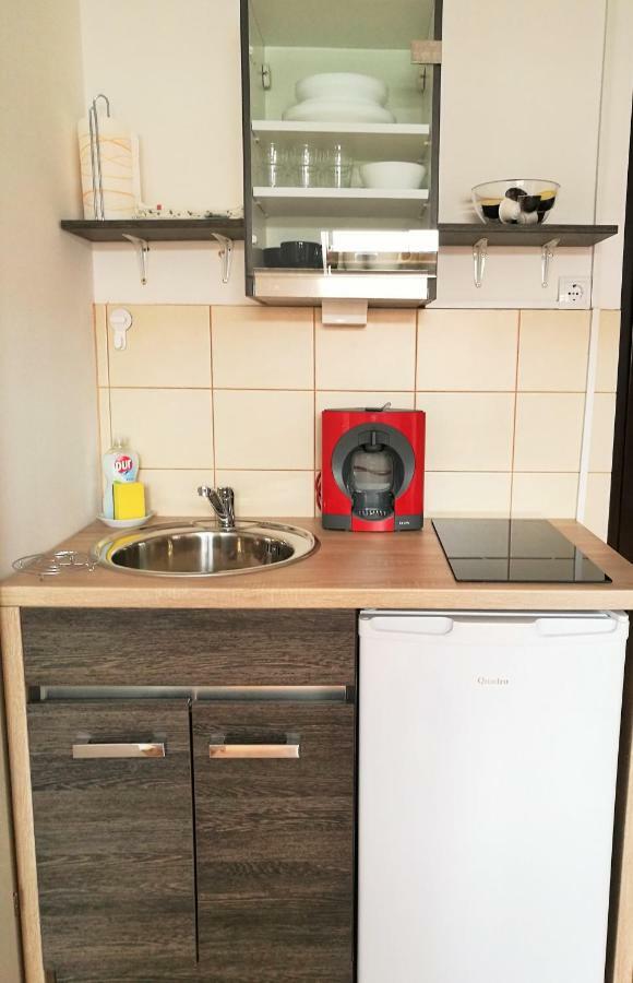 Mia Airport Studio Apartment - 0-24H Self Check In&Out - Parking On Site เวลิคาโกริตซา ภายนอก รูปภาพ
